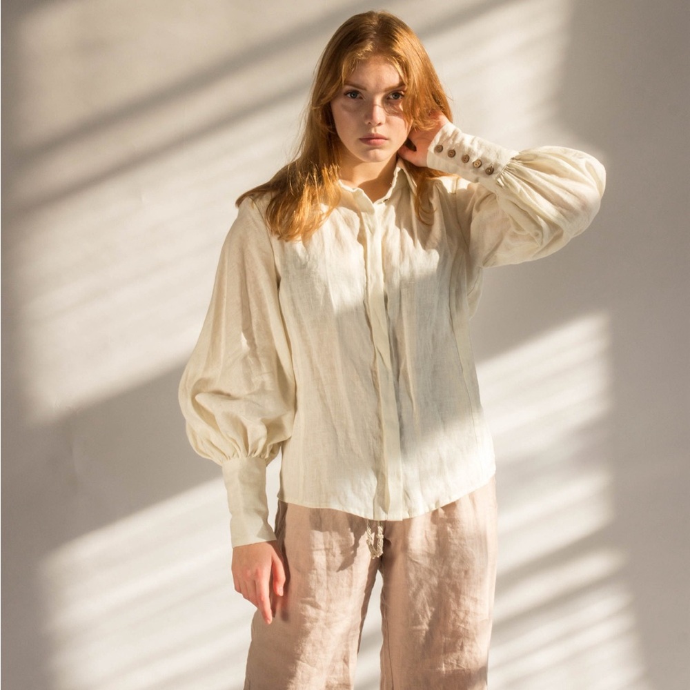 Victorian insp Linen shirt with Bishop sleeves NWOT